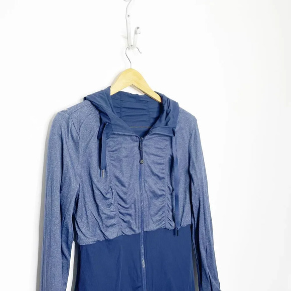 LULUEMON Dance Studio Reversible Jacket Cadet Blue Navy Womens US 4 - Picture 2 of 10